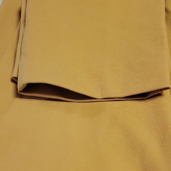 Old Navy Women's Golden Khakis - Picture 11 of 12